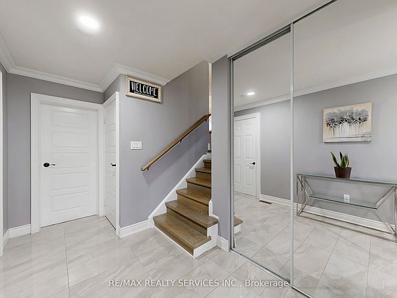 3rd image of 53 Geneva Cres