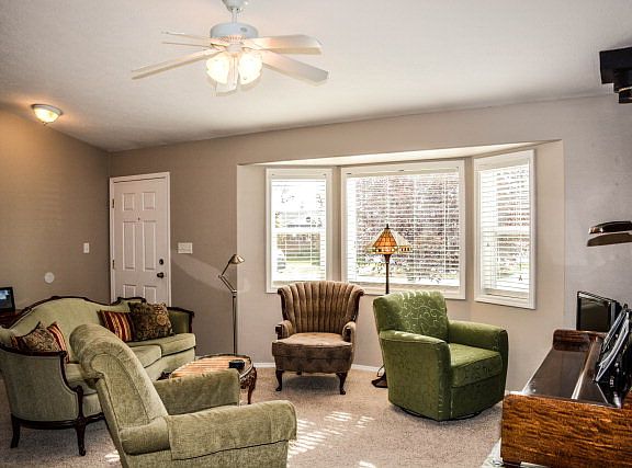 5th image of 1574 N Crimson Dr