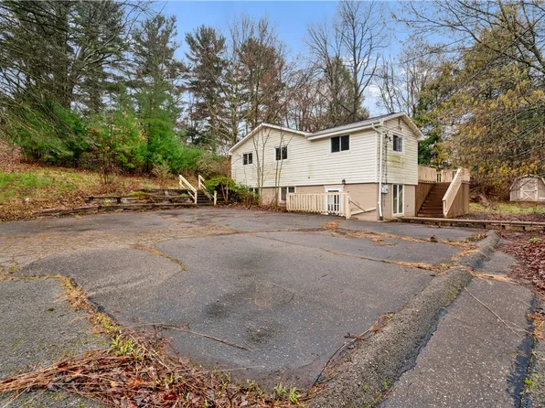 134 Becks Run Rd, Coraopolis, PA 15108