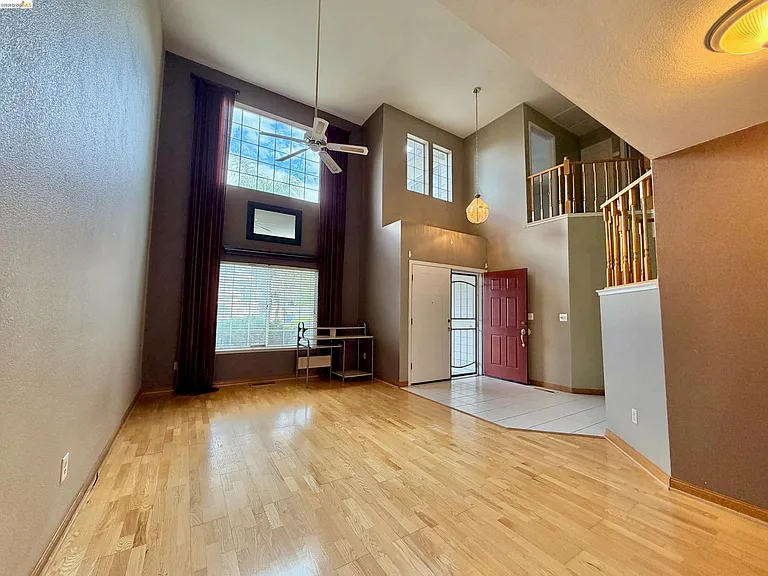 7 Goldmeadow Ct — Photo 13