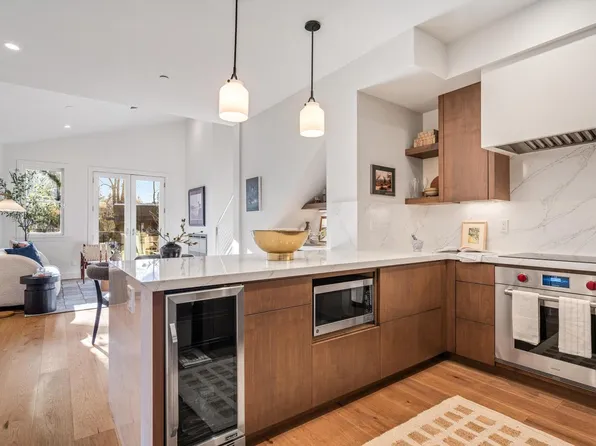 532 Grove Street, Healdsburg, CA 95448