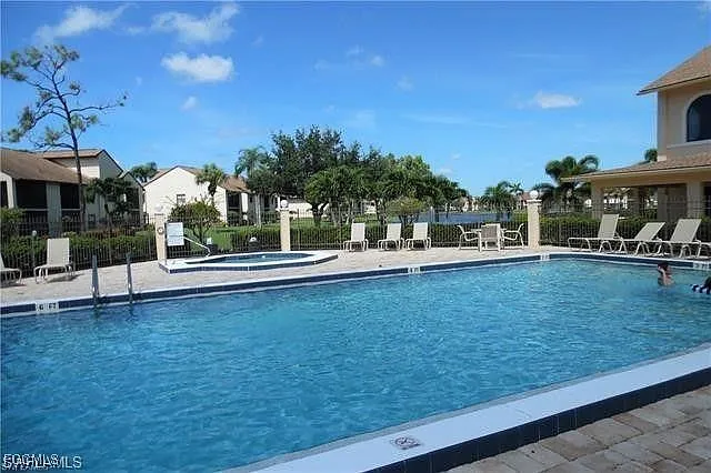 8534 Charter Club Cir #8
