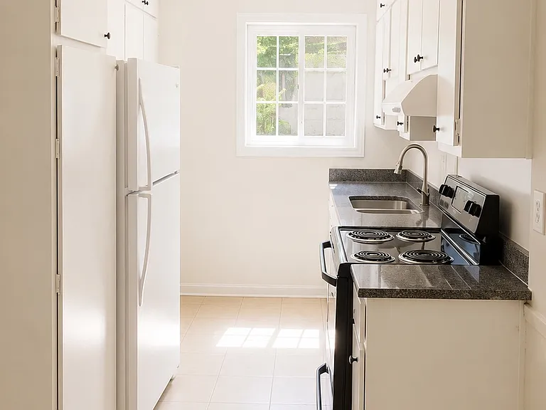 1175 Forest Vale Dr #3 — Photo 5