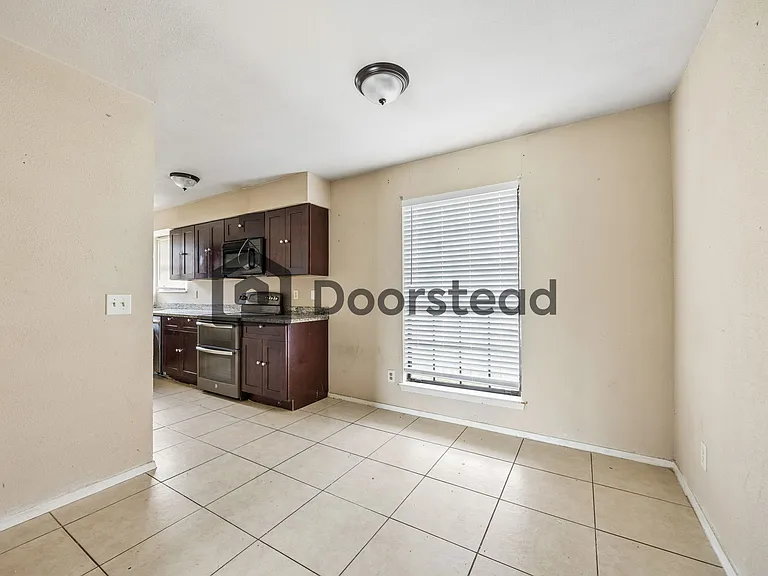 2803 Scottsbluff Dr — Photo 17