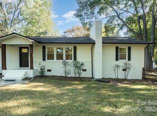 121 Manor Cir, Mooresville, NC 28115