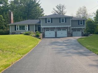 12 Greenwood Rd, Andover, MA 01810