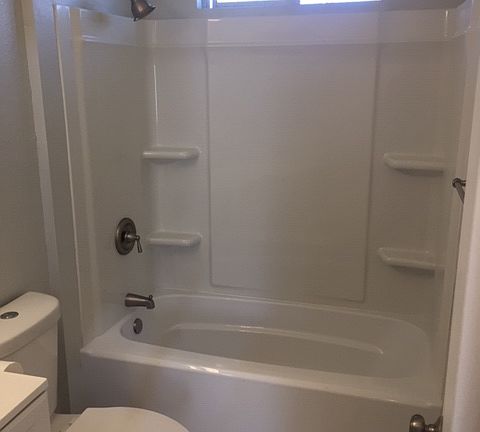 4th image of 1942 1/2 Diamond St APT 2