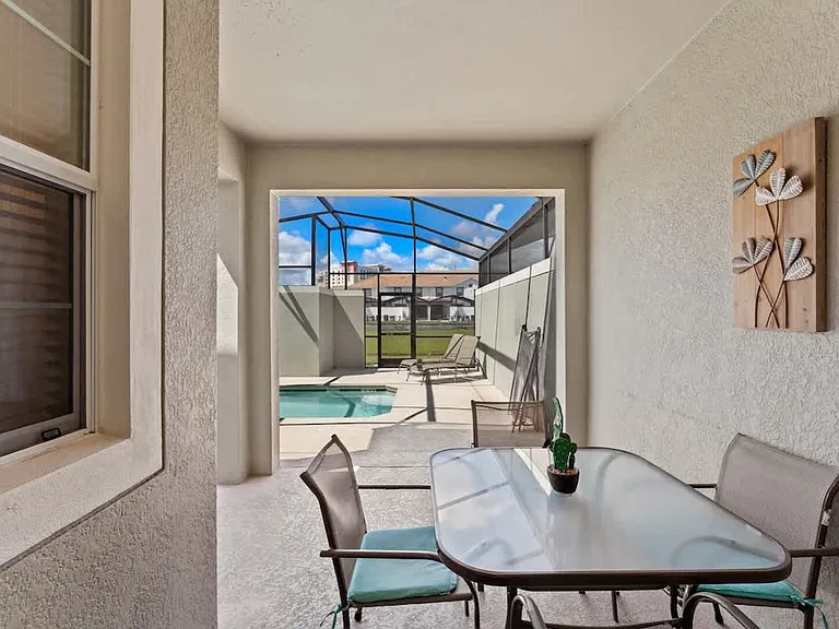 Romeo Cir — Photo 19