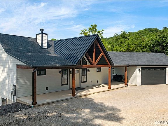 3rd image of 624 Storm Cove Dr