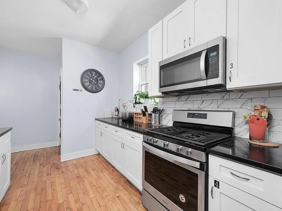 3301 W Belle Plaine Ave #2R