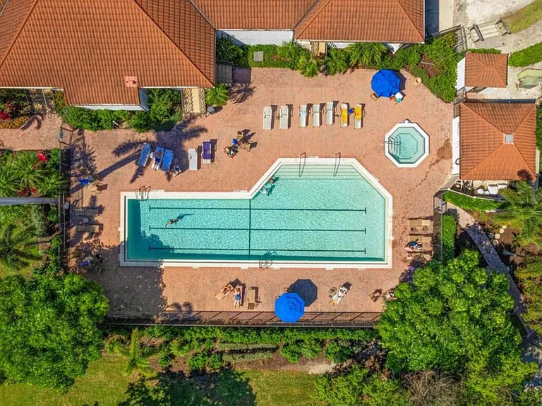 Gorgeous pool and hot tub!