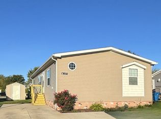 6277 Chadwick Ave #221, Fenton, MI 48430
