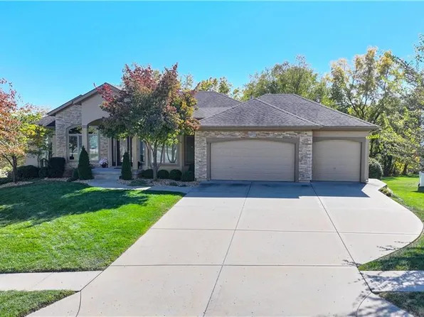 2717 SW Gray Ln, Lees Summit, MO 64081