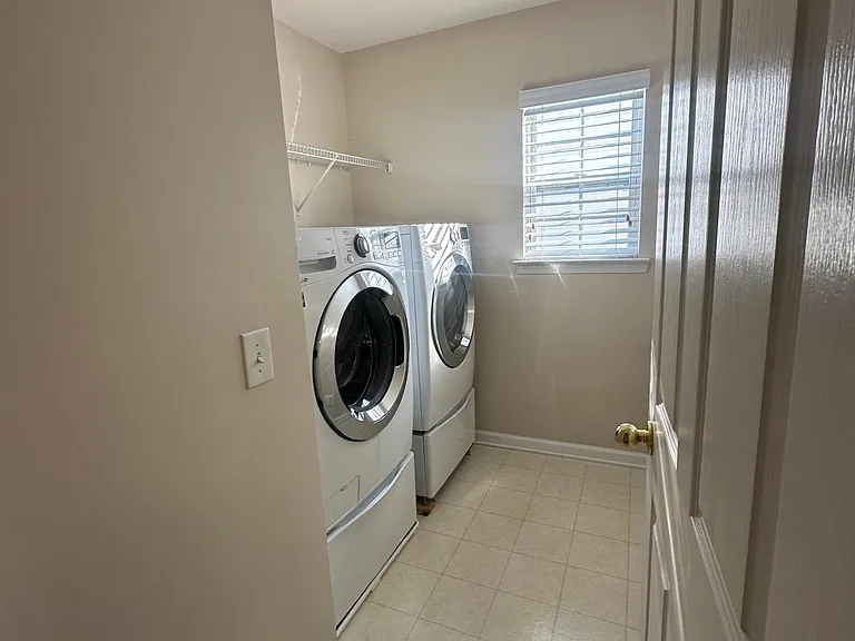 9030 Sedgewich Ln — Photo 3