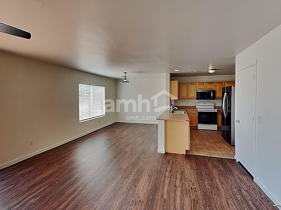 3rd image of 11801 N Olive St