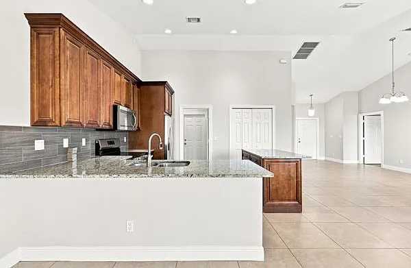 5866 NW Mesa Cir — Photo 29