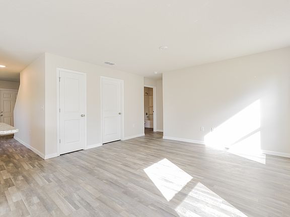 5th image of 3258 W Eldridge Dr