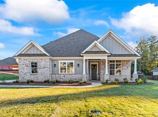 109 Merlin St, Opelika, AL 36801