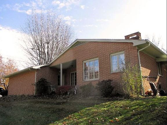 3rd image of 376 Tidd Dr