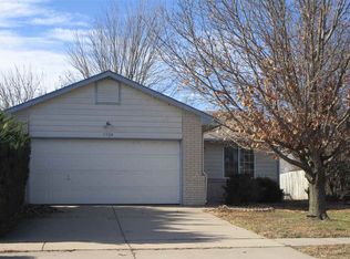 5339 S Stoneborough St, Wichita, KS 67217