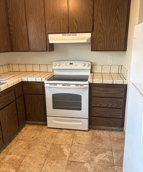 Siesta Village Apartments — Photo 14