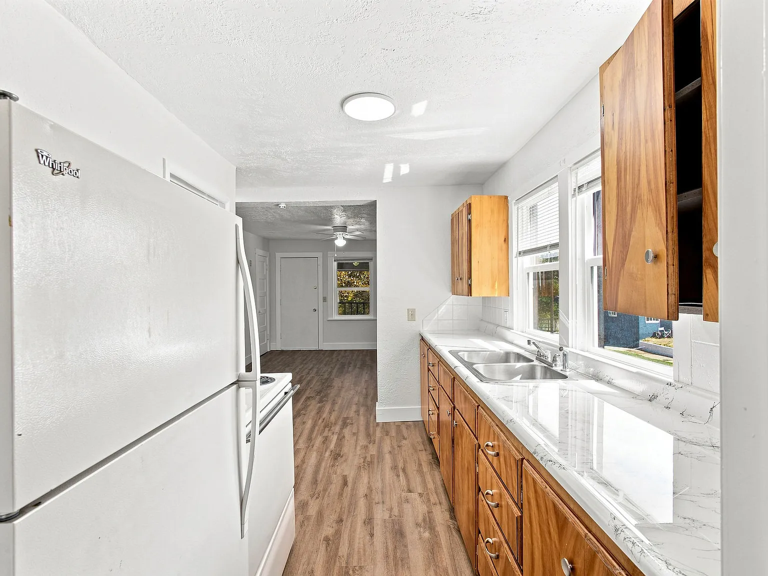 1 bed, $900 — Photo 3