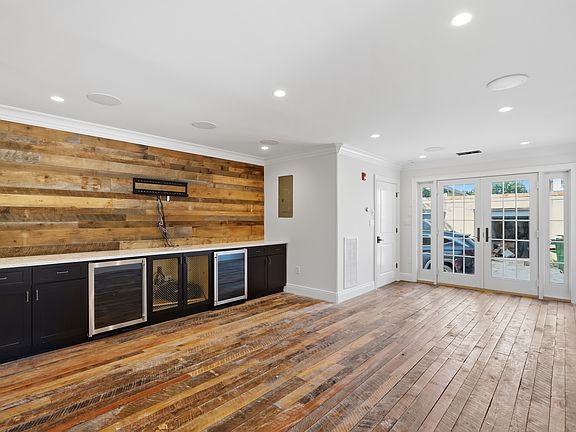 4th image of 185 Summerfield St Floor 1