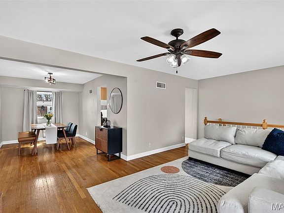 5th image of 9840 Lakeford Ln