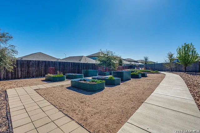 344 Quinton Bnd — Photo 30