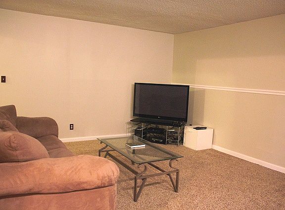 4th image of 10104 W 96th St APT A