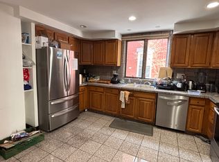 168 Auburn St #A, Cambridge, MA 02139