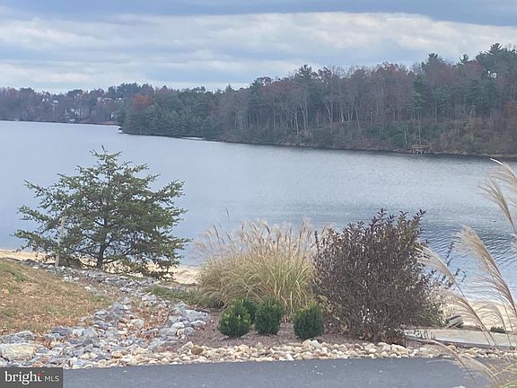 2nd image of 1116 Lakeview Dr