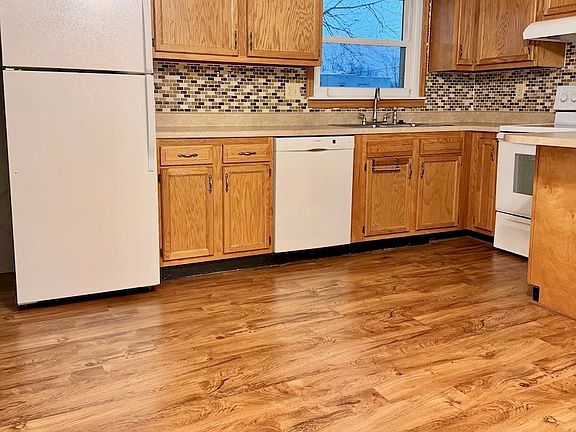 2nd image of 208 S Mill St