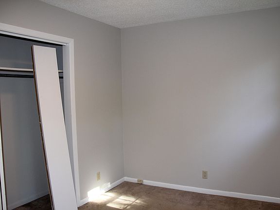 5th image of 2542 Fair Dr