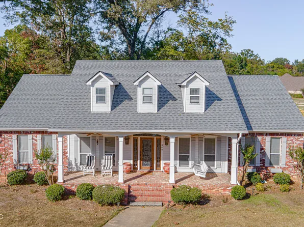 360 Saint Augustine Dr, Madison, MS 39110