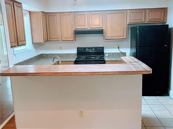 3rd image of 742 Fairfax Dr APT 102