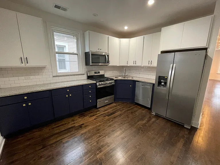 3237 N Ridgeway Ave #2 — Photo 8