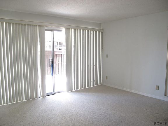 5th image of 48 Club House Dr APT 104