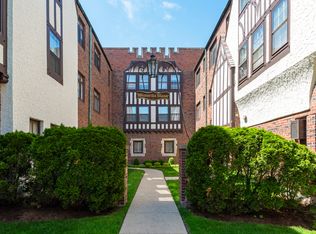 1101 Merrill St #M1, Winnetka, IL 60093