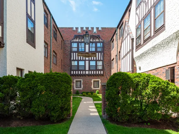 1101 Merrill St #M1, Winnetka, IL 60093