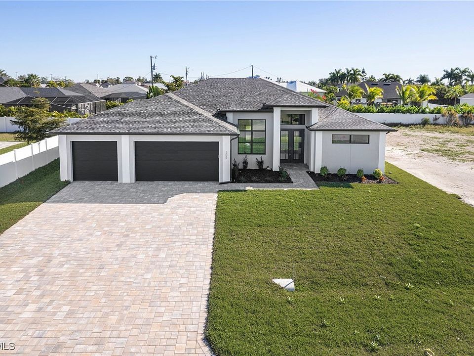 1st image of 305 NW 15th Pl