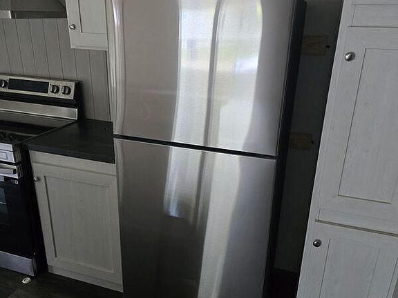 4th image of 132 Galahad Dr