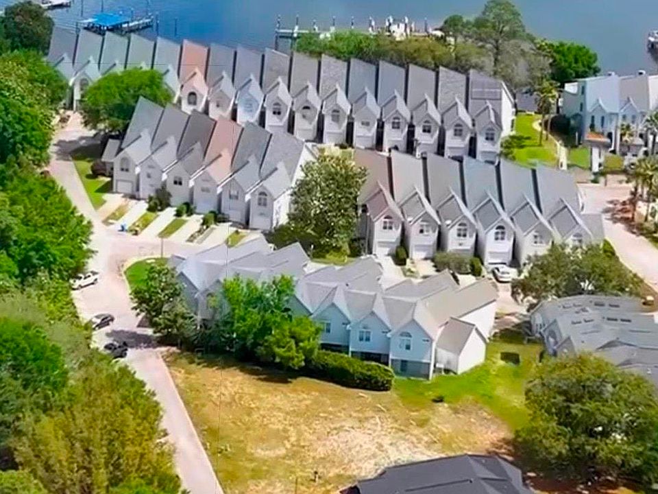 1st image of 7267 Majestic Blvd