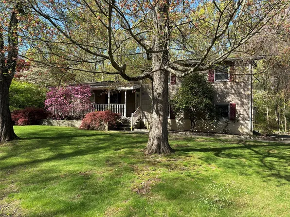10 Fox Hill Road, Wappingers Falls, NY 12590