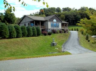 128 King Lucious Ln, Banner Elk, NC 28604