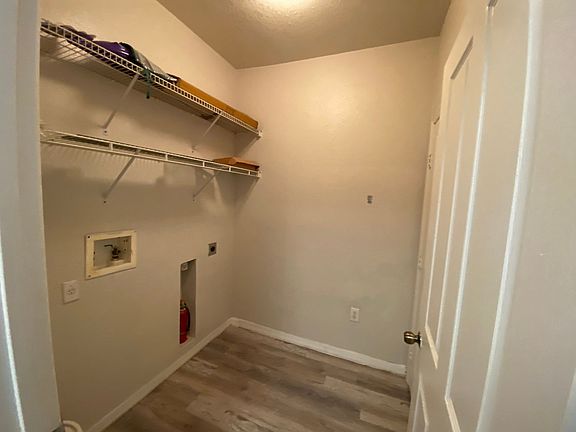 3rd image of 8009 Hemingway Cir