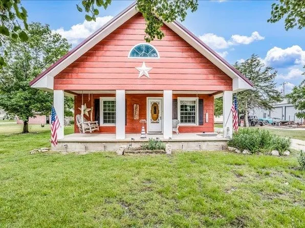 407 N Kansas Ave, Burrton, KS 67020