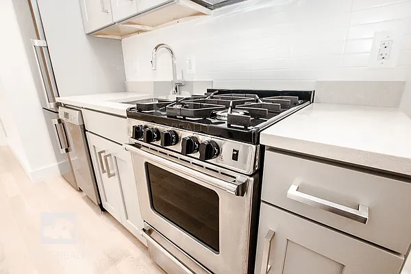 Rented by Jonis Realty | media 7