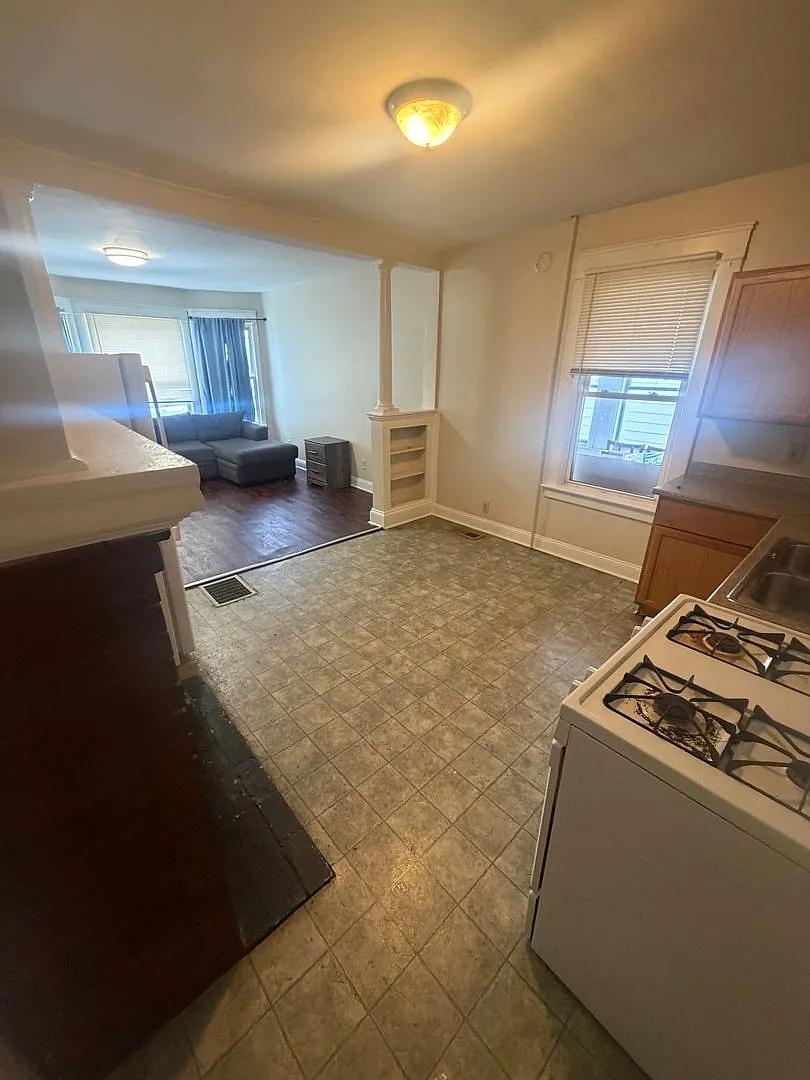 11 Lancaster Street — Photo 4