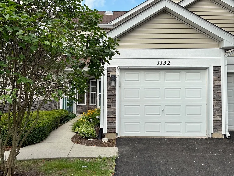 1132 Regency Ct — Photo 1